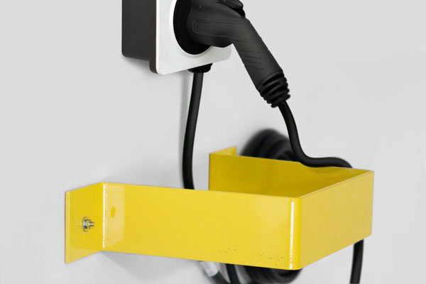 Wall mounted yellow collar