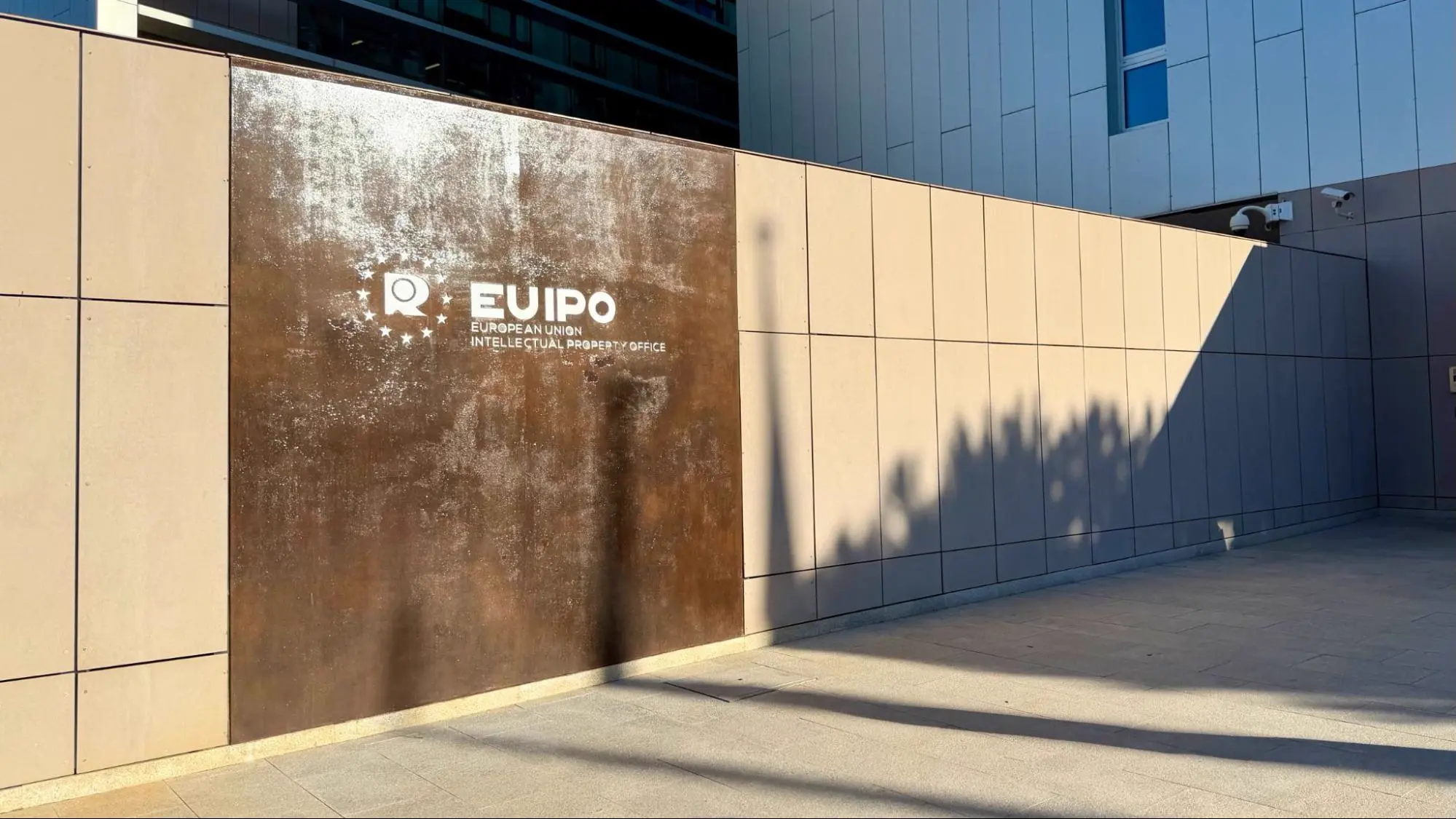A photo of the outside of the European Union Intellectual Property Office (EUIPO), Alicante.