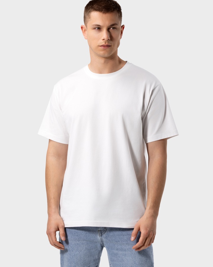 T-Shirt am Model, Oberkörper von vorne