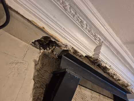 photo chantier suppression d'une cheminée Paris 9 (vue zoomée)