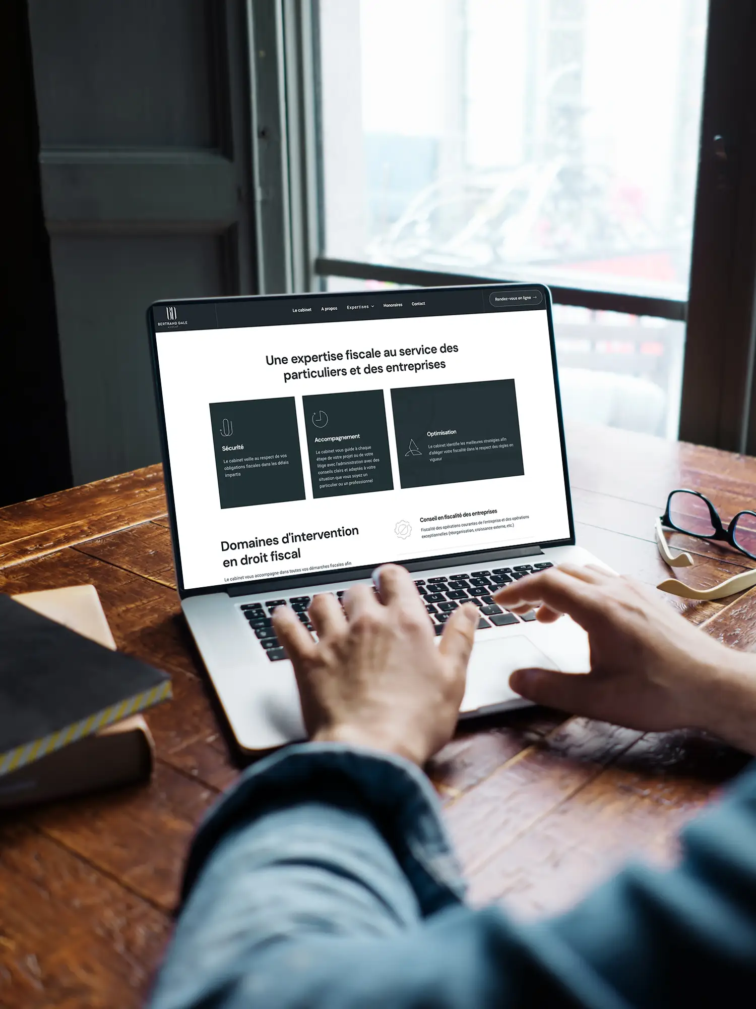 Création du site internet pour un avocat : L’alliance du Design Premium et de la Performance Webflow