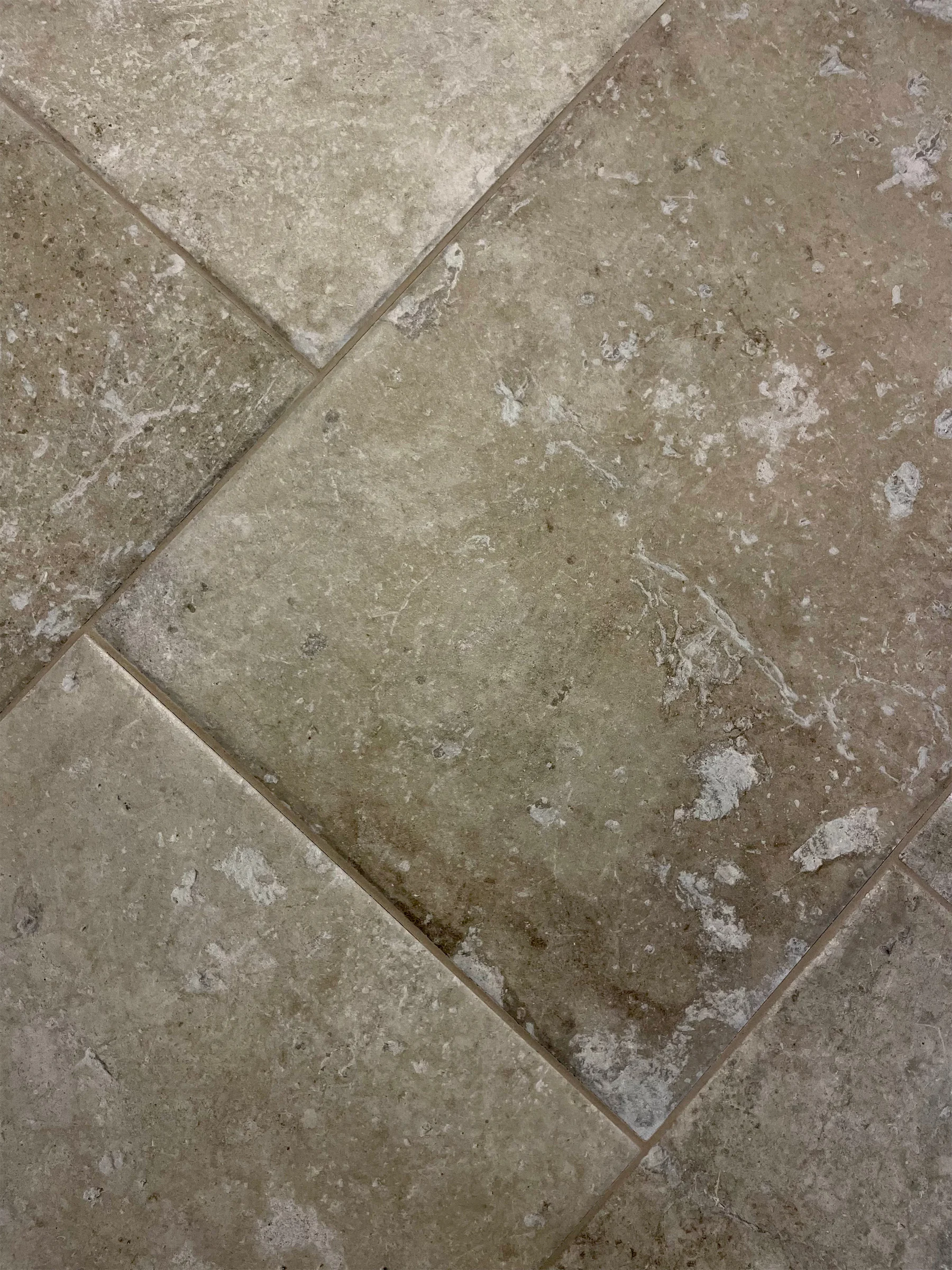 Comment nettoyer vos carreaux en toute simplicité ?