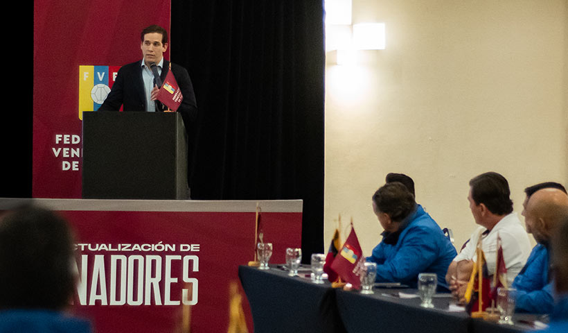 LA FVF CERRÓ CON ÉXITO EL CURSO DE ACTUALIZACIÓN DE ENTRENADORES EN CARACAS