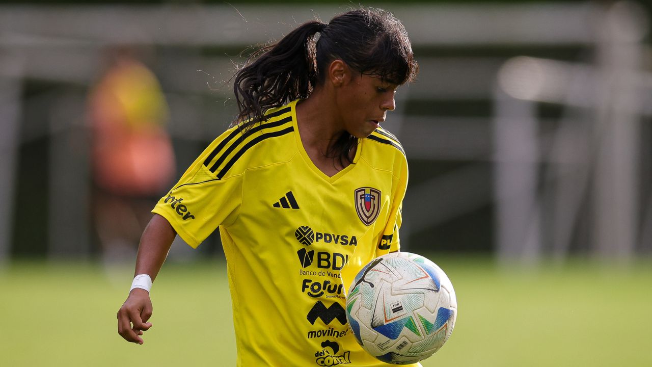LA VINOTINTO SUB15 FEMENINA ARRANCA MÓDULO DE PREPARACIÓN