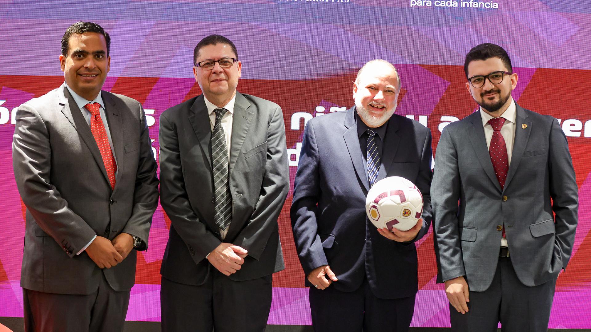 FVF, UNICEF y DEFENSORÍA DEL PUEBLO IMPULSAN FORO PARA PREVENIR LA VIOLENCIA Y LA TRATA DE NIÑOS, NIÑAS Y ADOLESCENTES EN EL DEPORTE