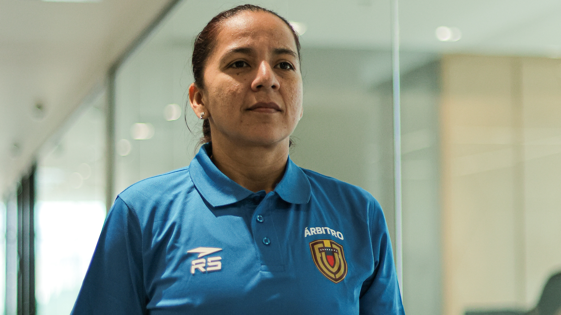 LA ÁRBITRA INTERNACIONAL TATIANA GUZMÁN SE SUMA AL EQUIPO VAR PARA LA FASE FINAL DEL TORNEO CLAUSURA DE LA LIGA FUTVE 2025 