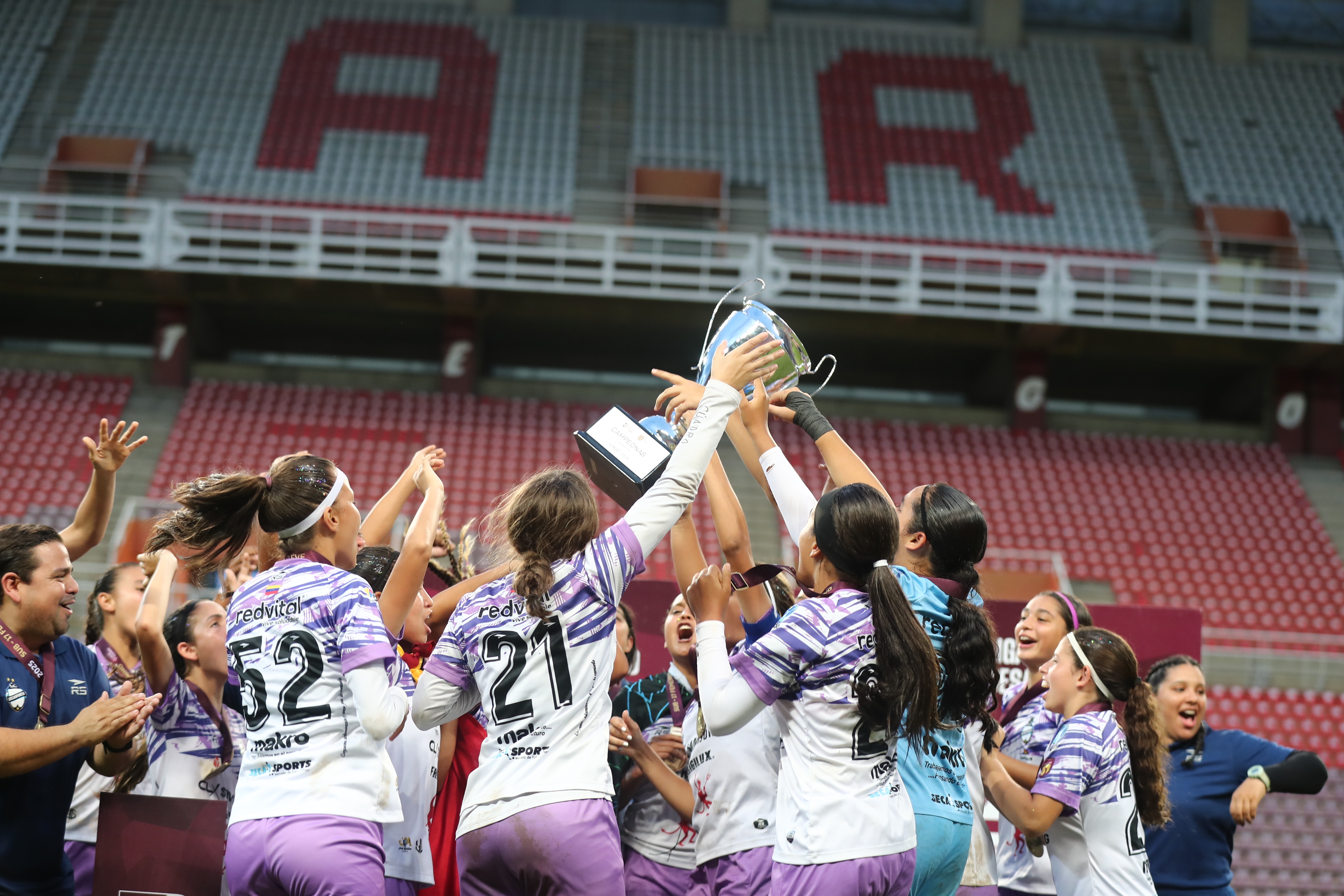 LIGAS DE DESARROLLO FVF: CONSTRUYENDO GENERACIONES CON PROYECCIÓN INTERNACIONAL