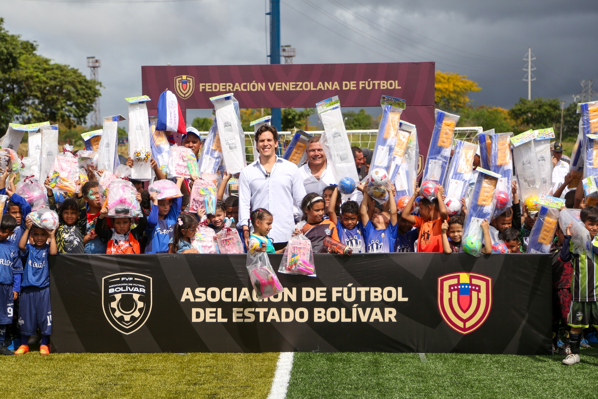 FVF ENTREGA NUEVA INFRAESTRUCTURA DEPORTIVA EN EL ESTADO BOLÍVAR COMO PARTE DEL PROYECTO 24 ASOCIACIONES, 24 CANCHAS