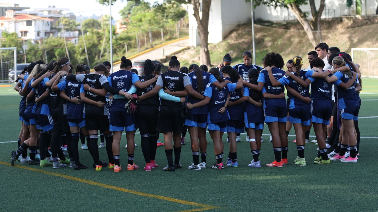 VINOTINTO SUB15 FEMENINA LISTA PARA DISPUTAR LA LIGA EVOLUVIÓN EN PARAGUAY