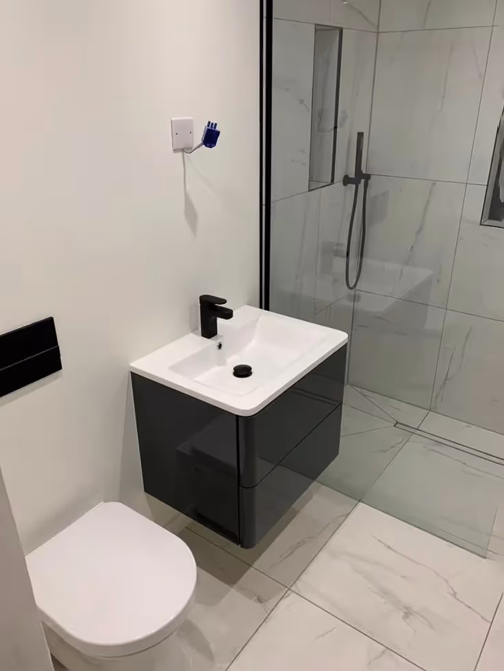 Black and white bathroom
