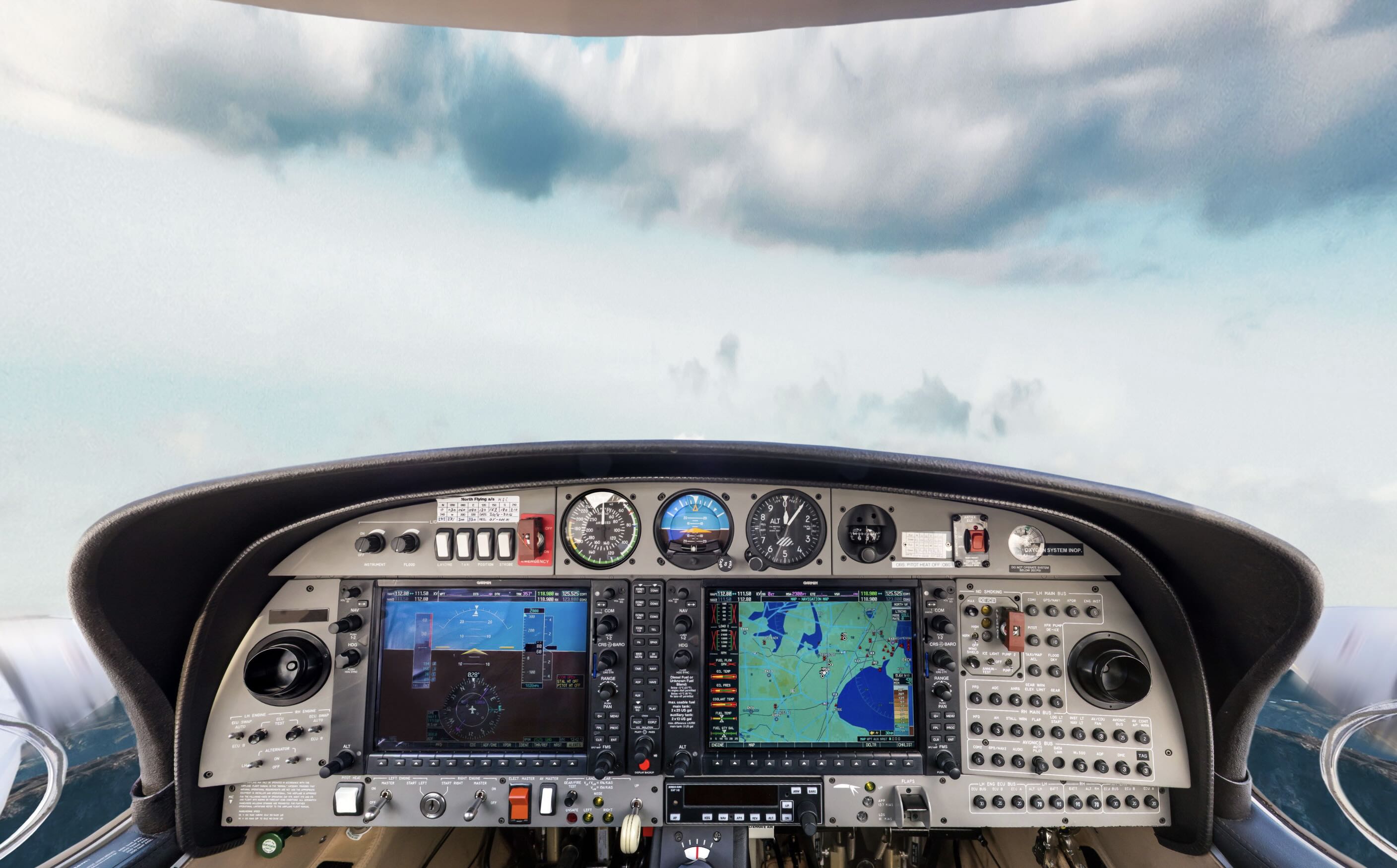 360° cockpit procedure trainer demo on an iPad