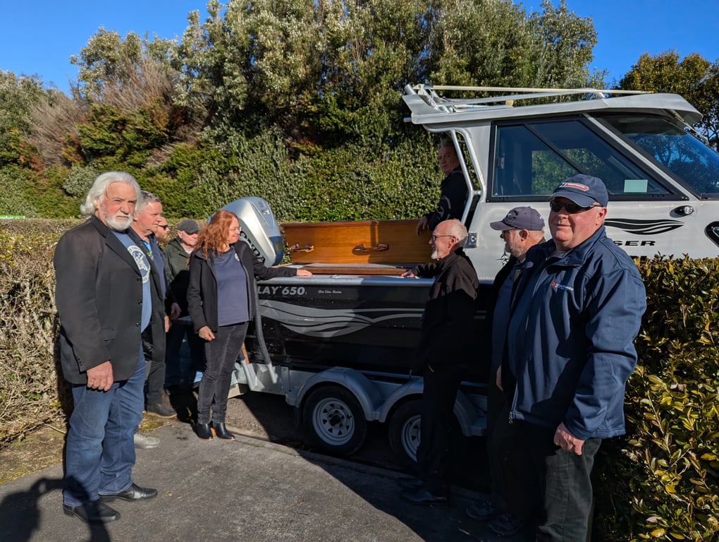 Richie was given a sendoff worthy of his dedication to the underwater world