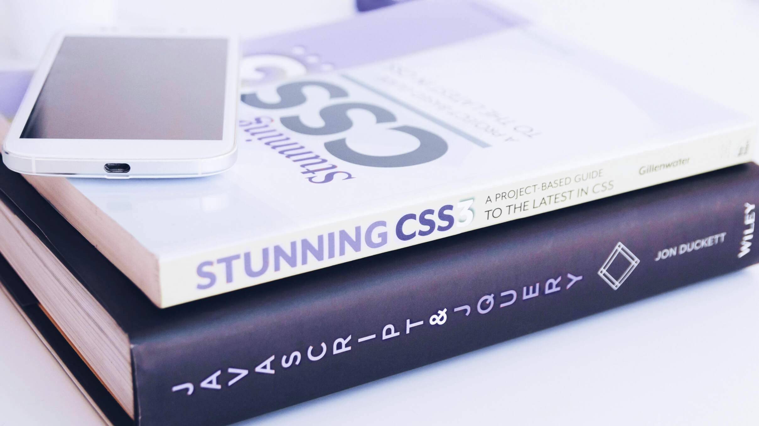 10 Best programming books you should give to your dev team (Ranked)