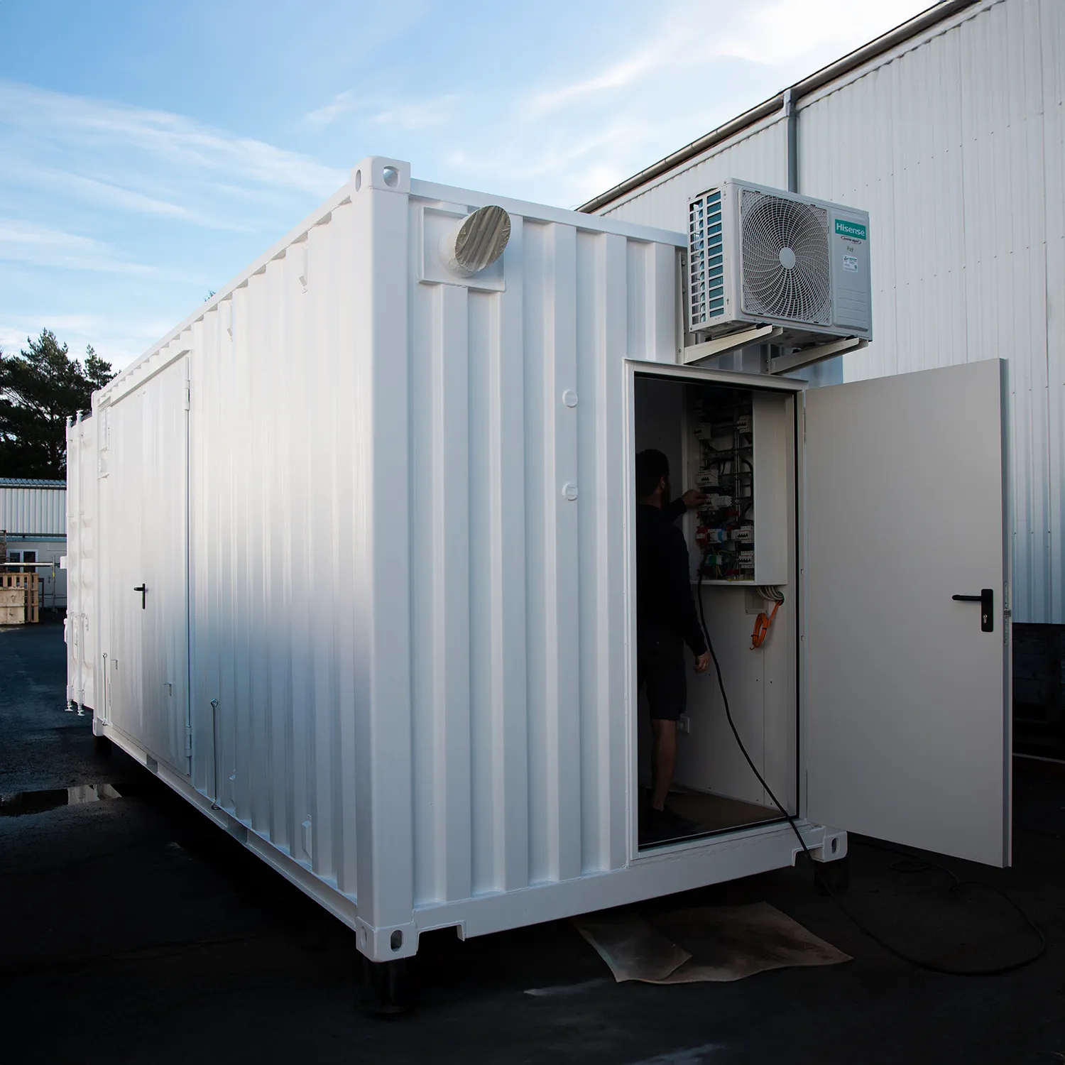 Containerumbau Türen und Fenster