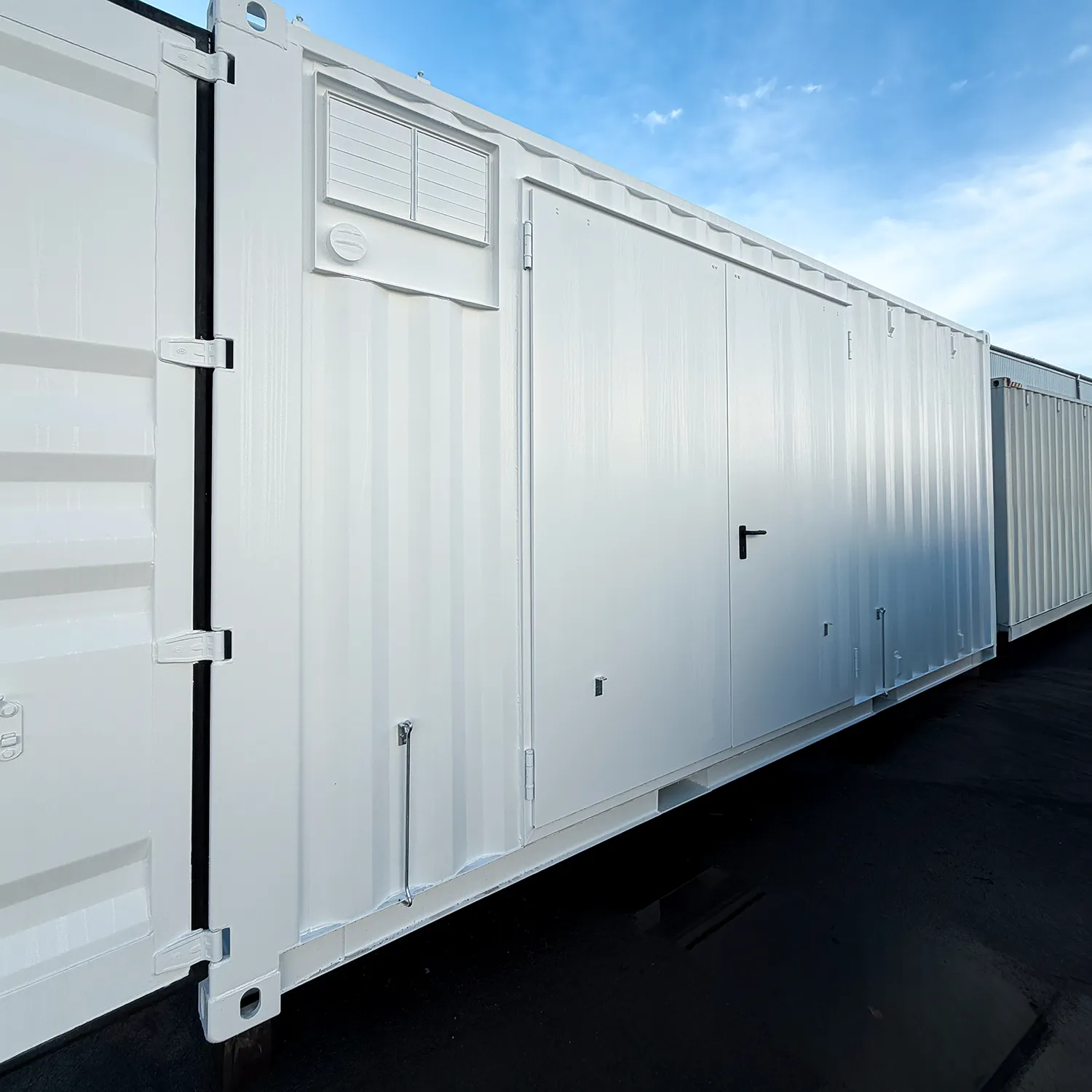 Containerumbau Türen und Fenster