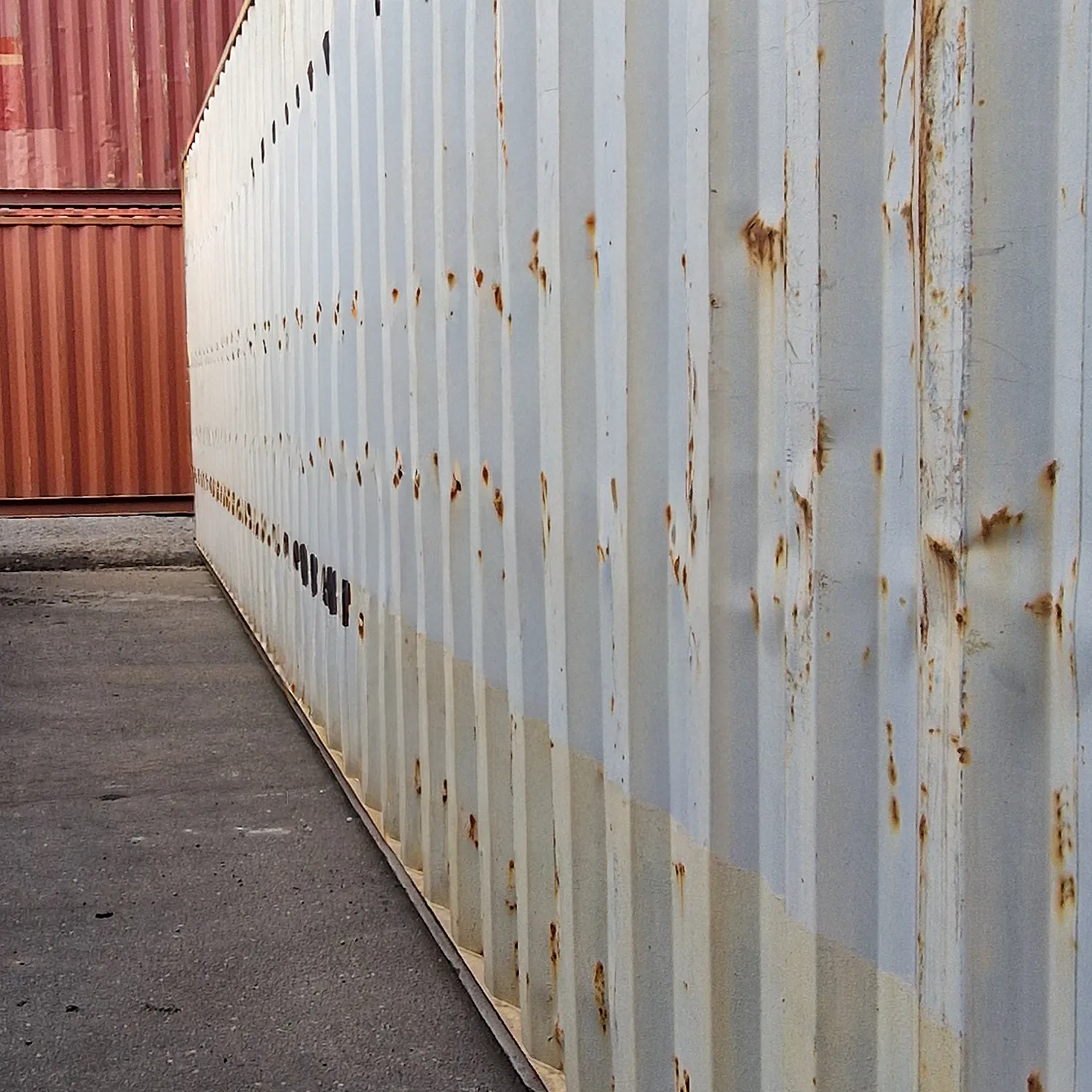 Gebrauchter Container Trapezblech Außen
