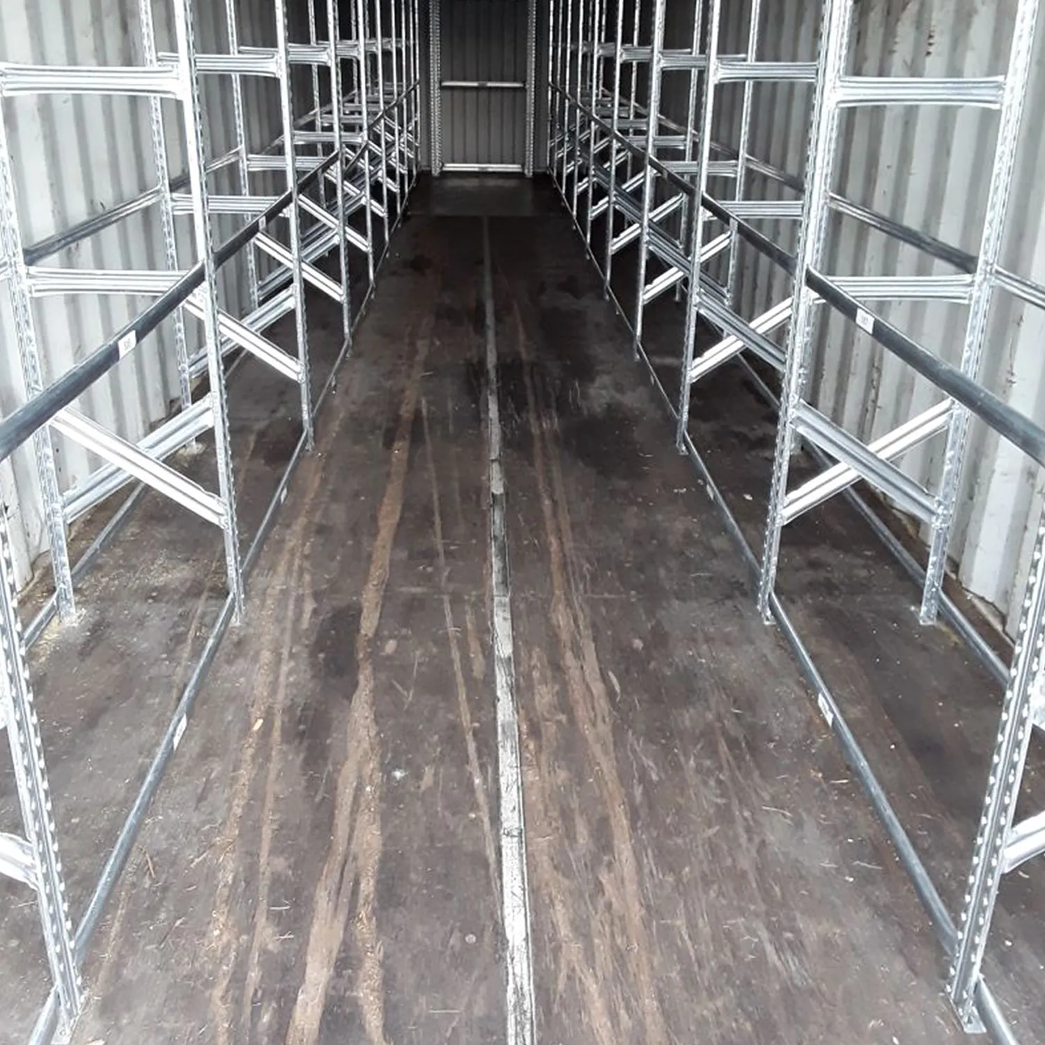 Reifencontainer, Reifenregal