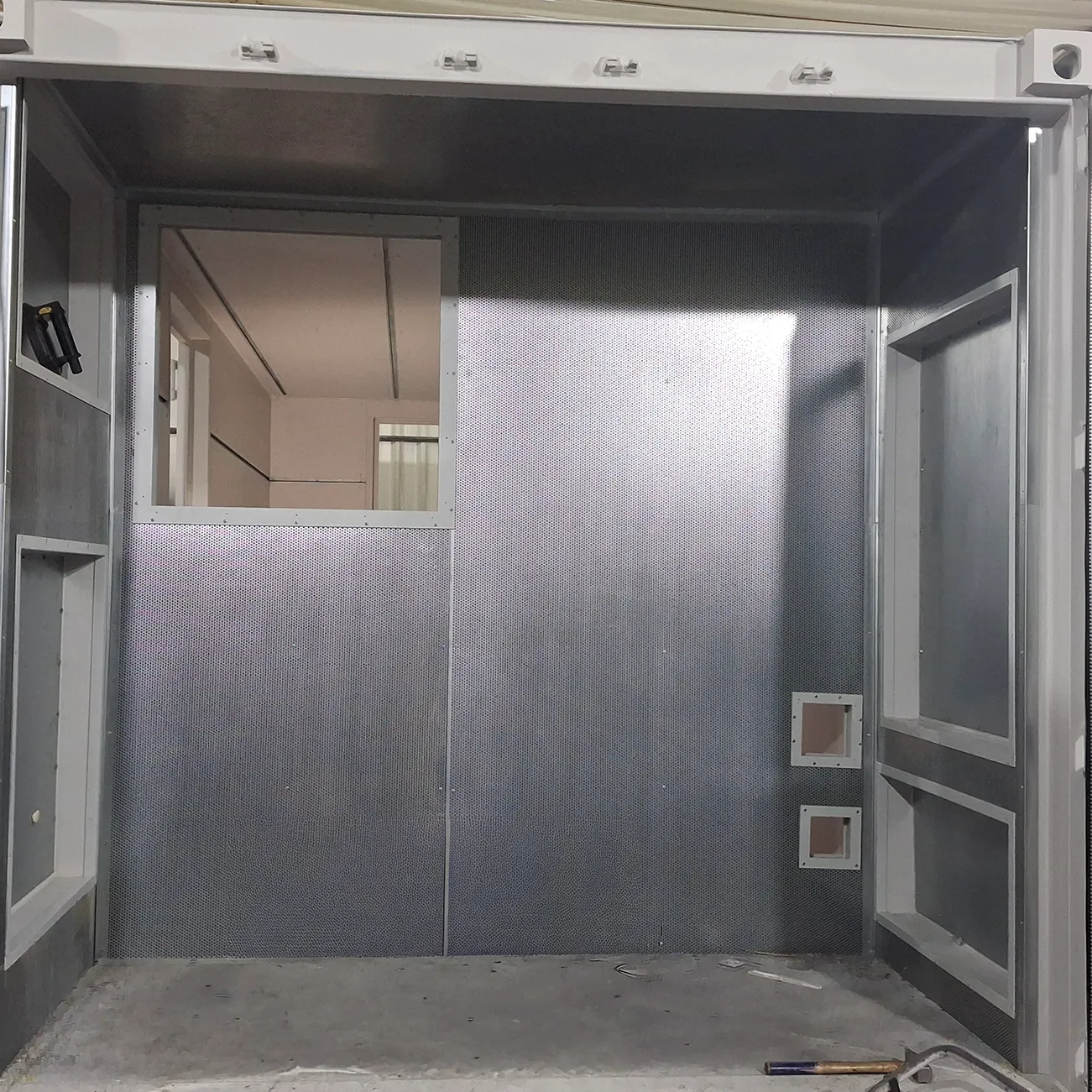 Lachblechausbau Container