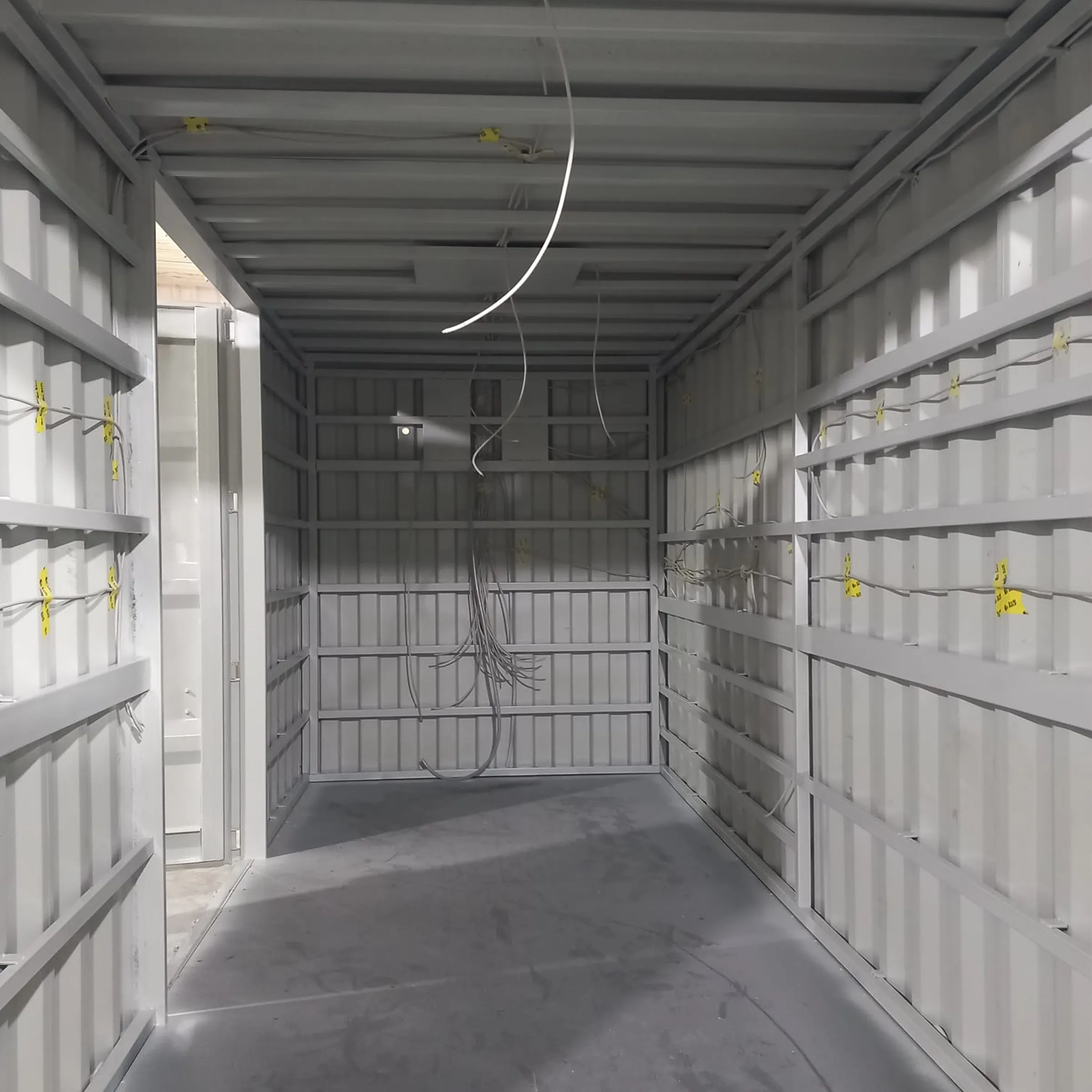 Ausbau einer Unterkonstruktion Containersonderbau