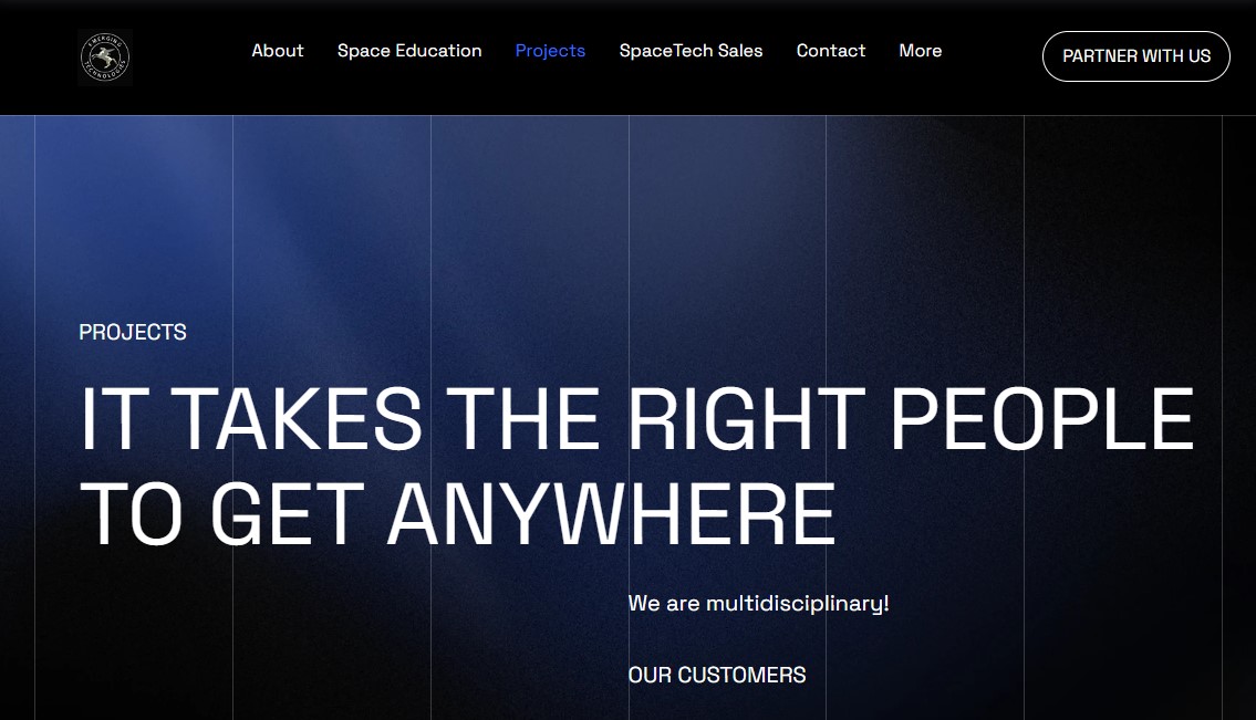 Screenshot of my SpaceTech website with articles about emerging and exponential technologies and information about my projects.