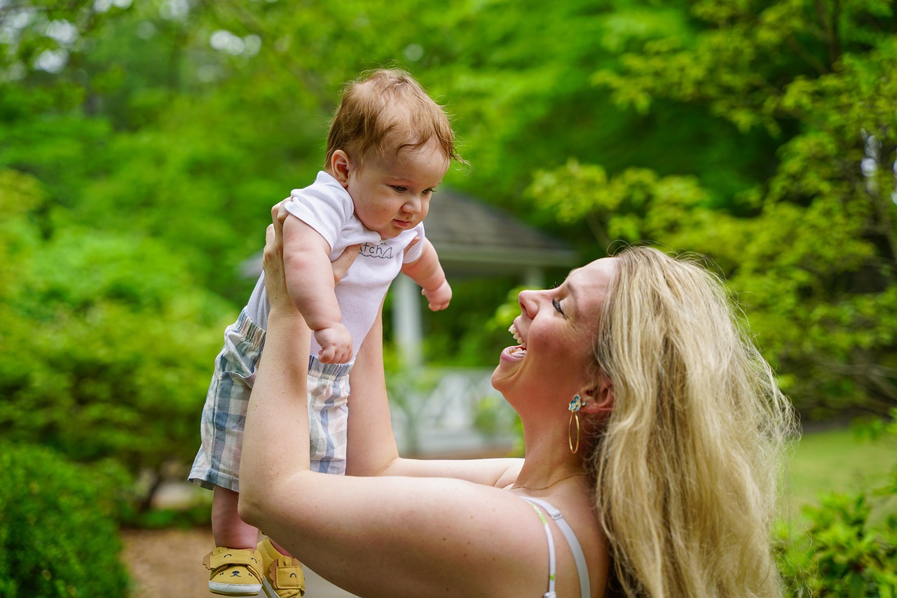 La puissance de la voix dans la relation entre une mère et son enfant