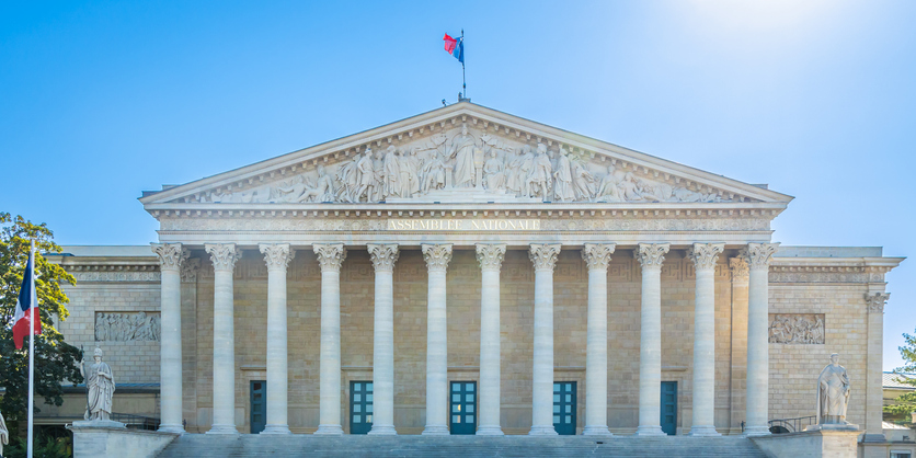 "Ni cocktail, ni célébration": le ministre des Relations avec le Parlement annule finalement une réception controversée sur l’aide à mourir