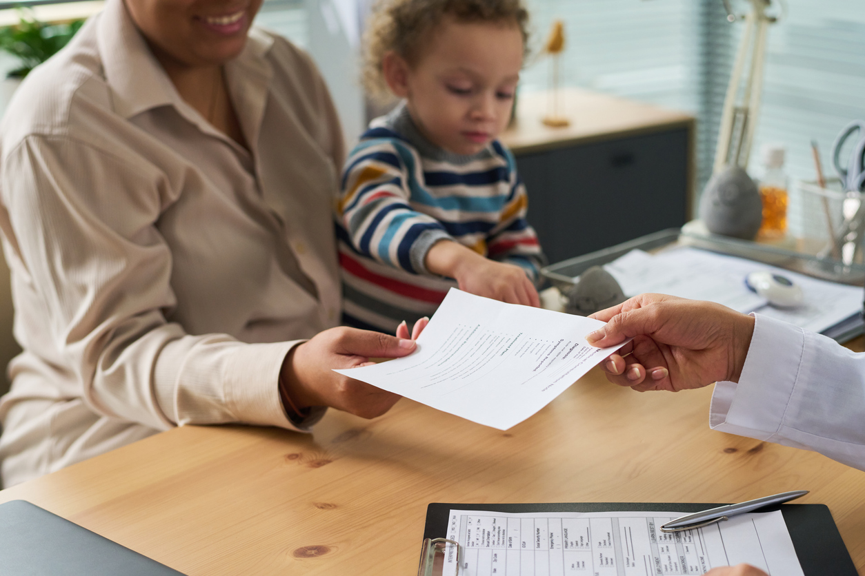 Certificat européen de parentalité : les Etats membres divisés autour de la question de la GPA