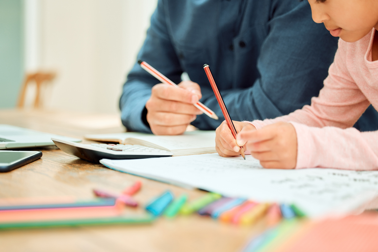 Instruction en famille : un rapport parlementaire juge le système actuel « injuste »