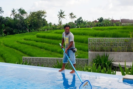 Best Answering Services for Pool Cleaners
