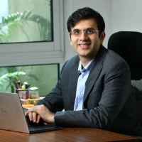 Tarun R Kodnani