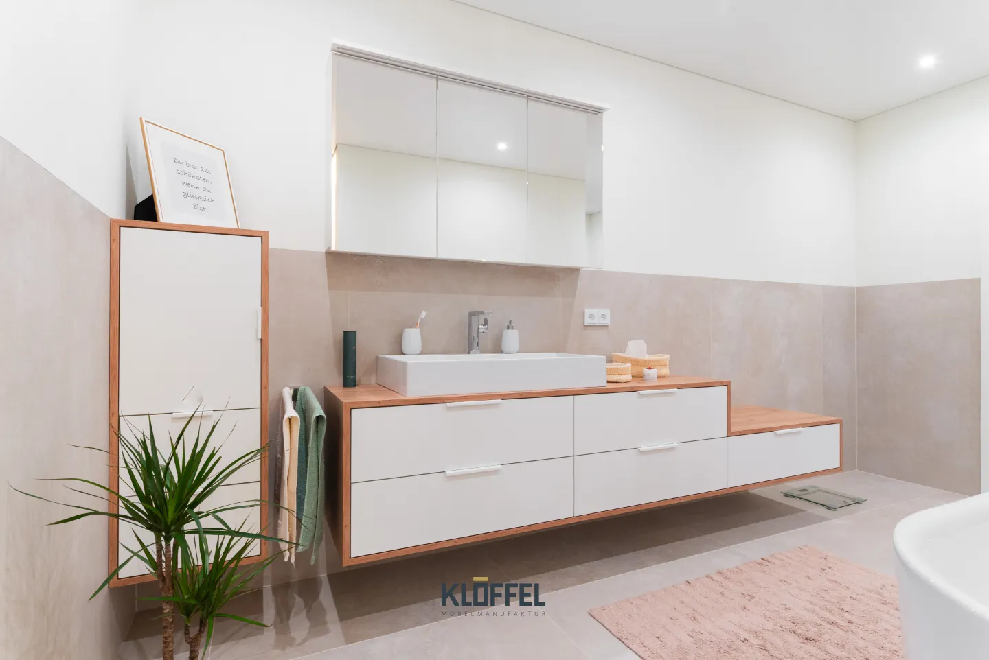 Badezimmer weiße Griffe, Schreinerei Klöffel, Thundorf