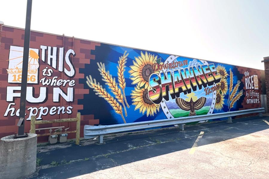Downtown mural in Shawnee Kansas with sunflowers