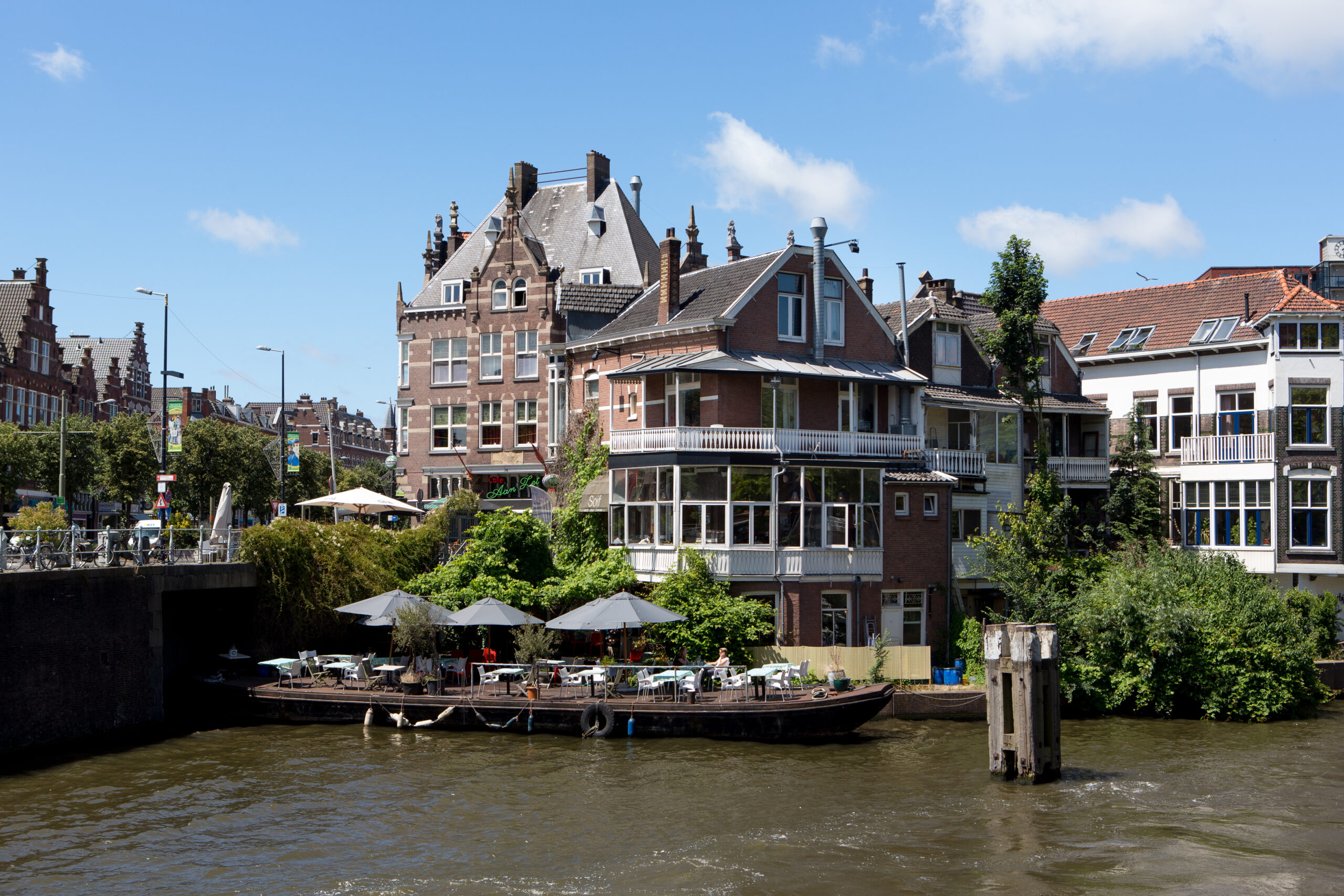 A terrace along the water in the historic Delfshaven (harbor).
