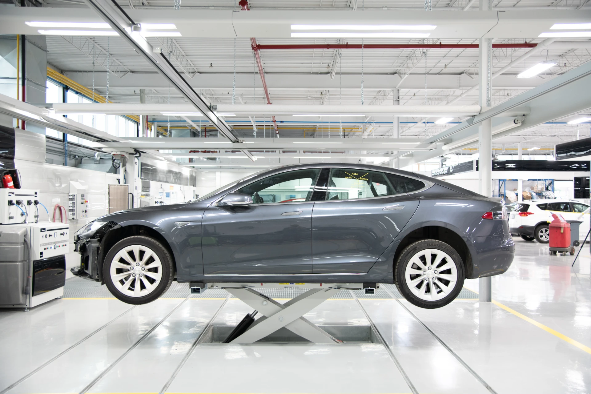 Handling and recycling EV batteries