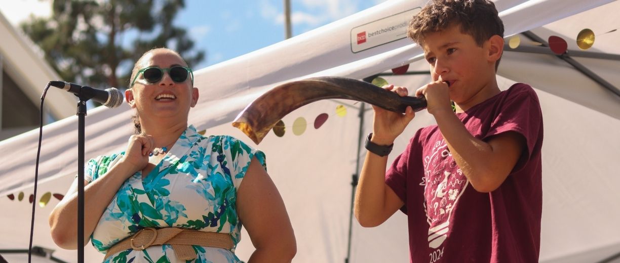 Musicians with shofar