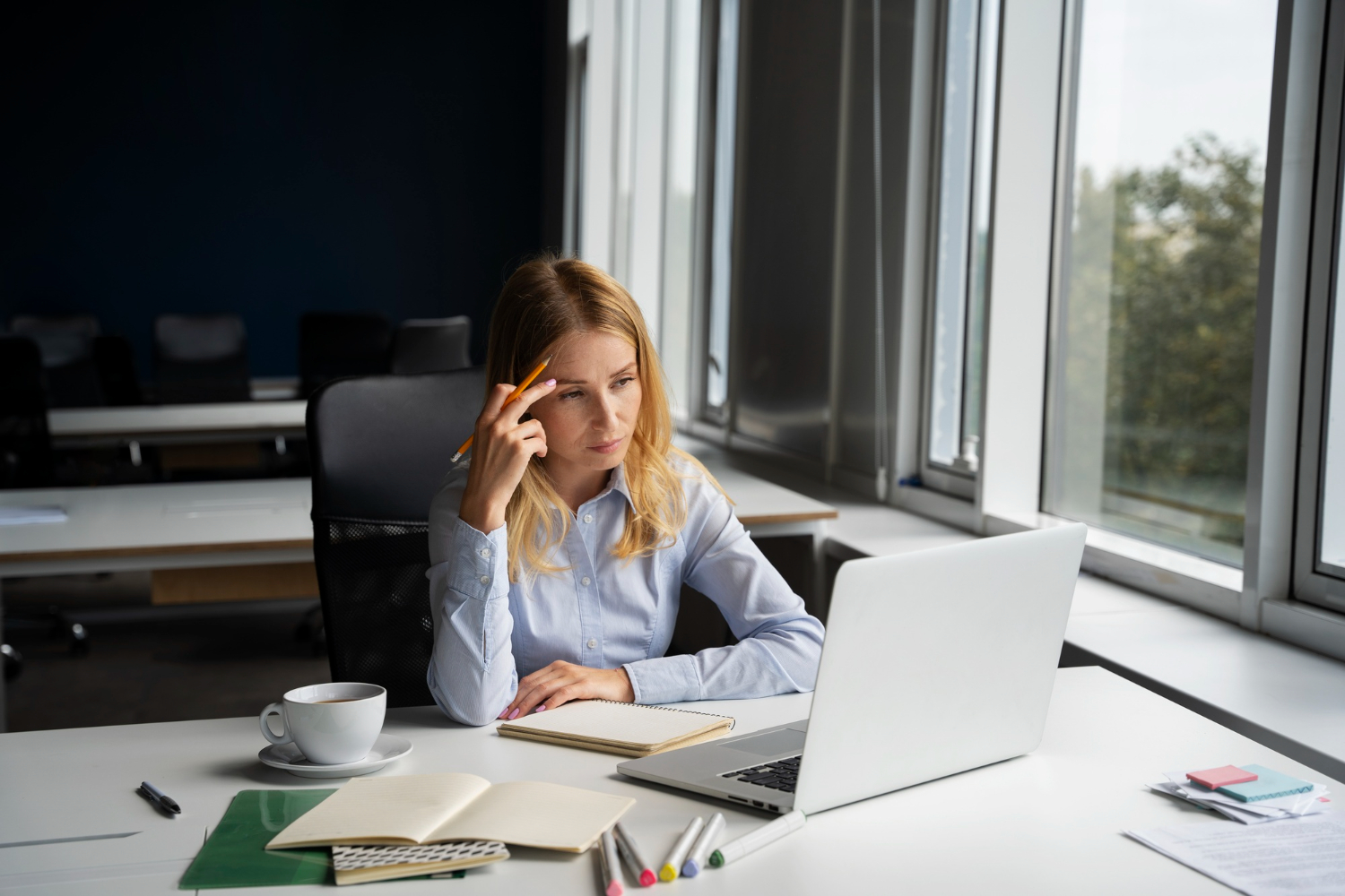 How Is Overtime Calculated When an Employee Works at Two Pay Rates in One Week?