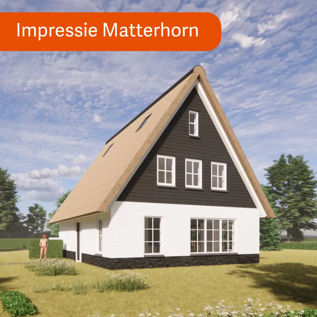 Vrijstaande witte woning met houtengevelbekleding en rieten kap