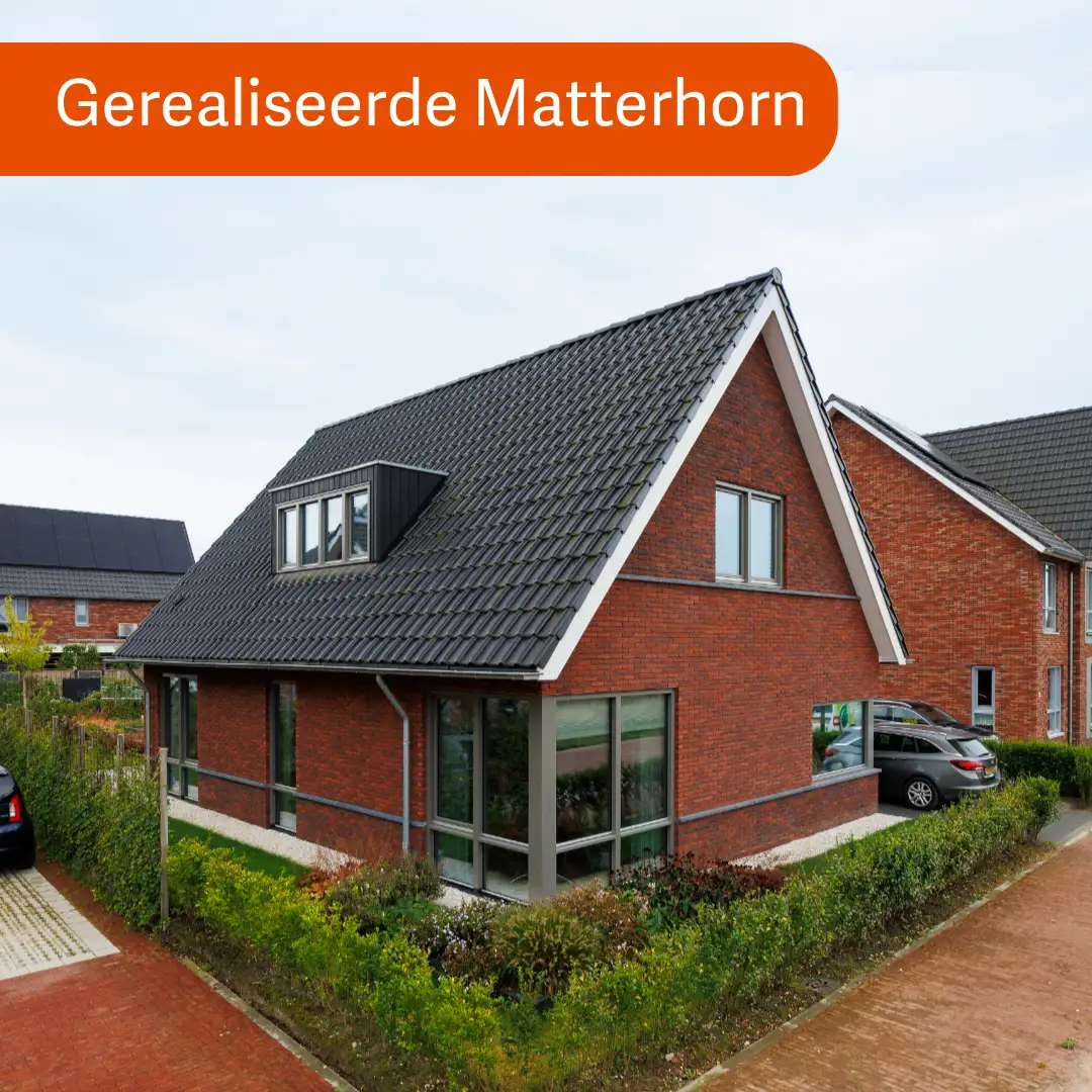 Vrijstaande woning in jaren 30 stijl met grijze kozijnen