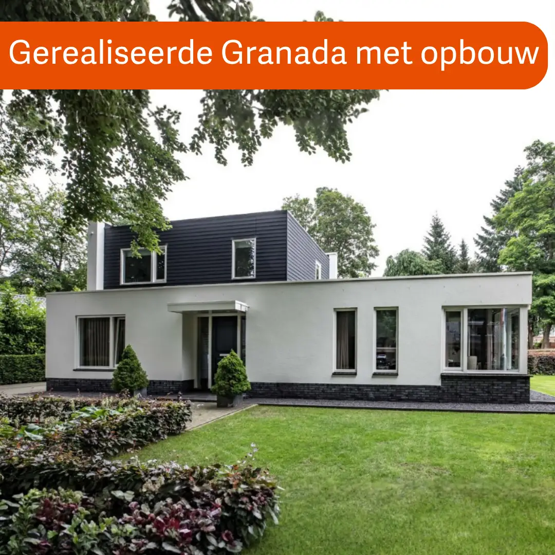 Vrijstaande witte woning met plat dak