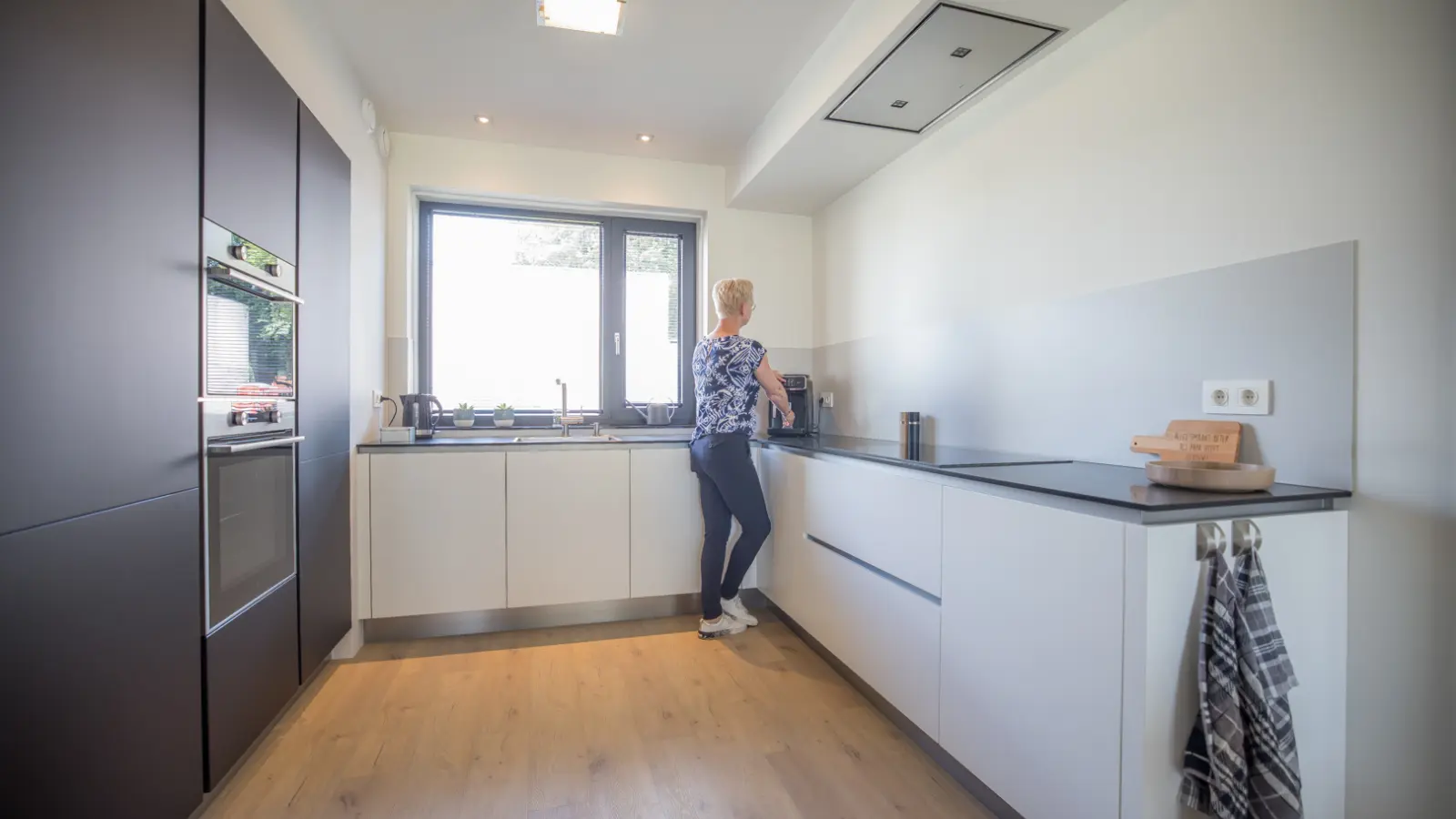 Witte keuken met hoek