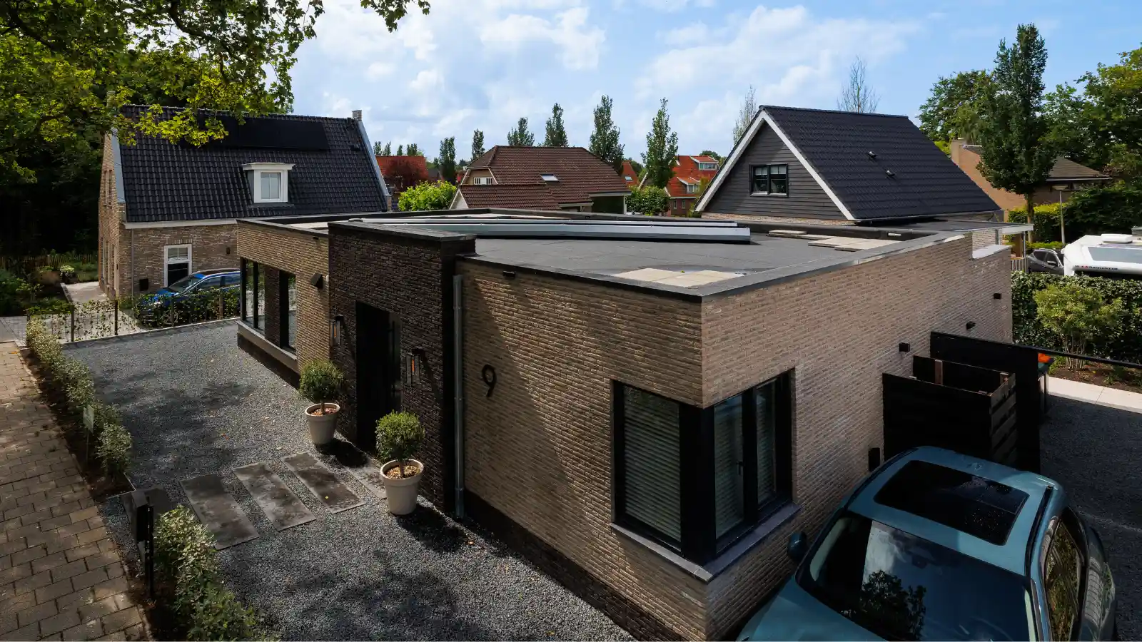 Bovenaanzicht van bungalow met plat dak