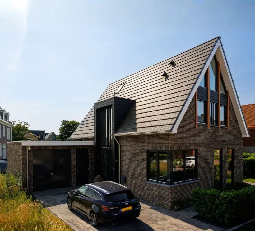 Vrijstaande woning met risaliet