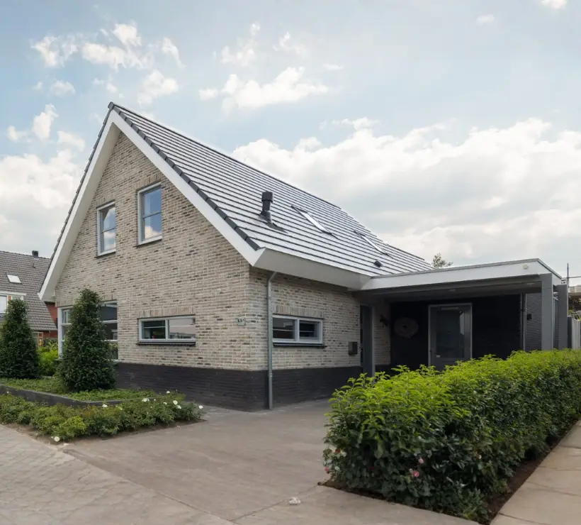 Vrijstaande levensloopbestendige woning met aanbouw