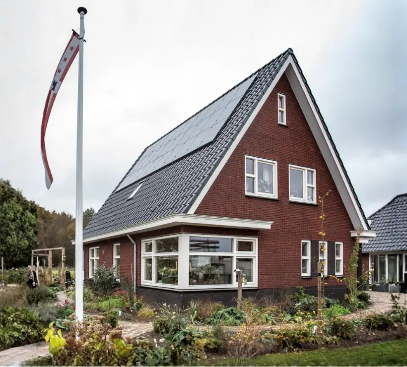 Vooraanzicht van een vrijstaande woning