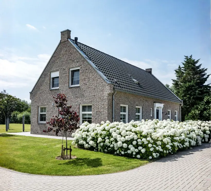 Vrijstaande woning met een klassieke bouwstijl