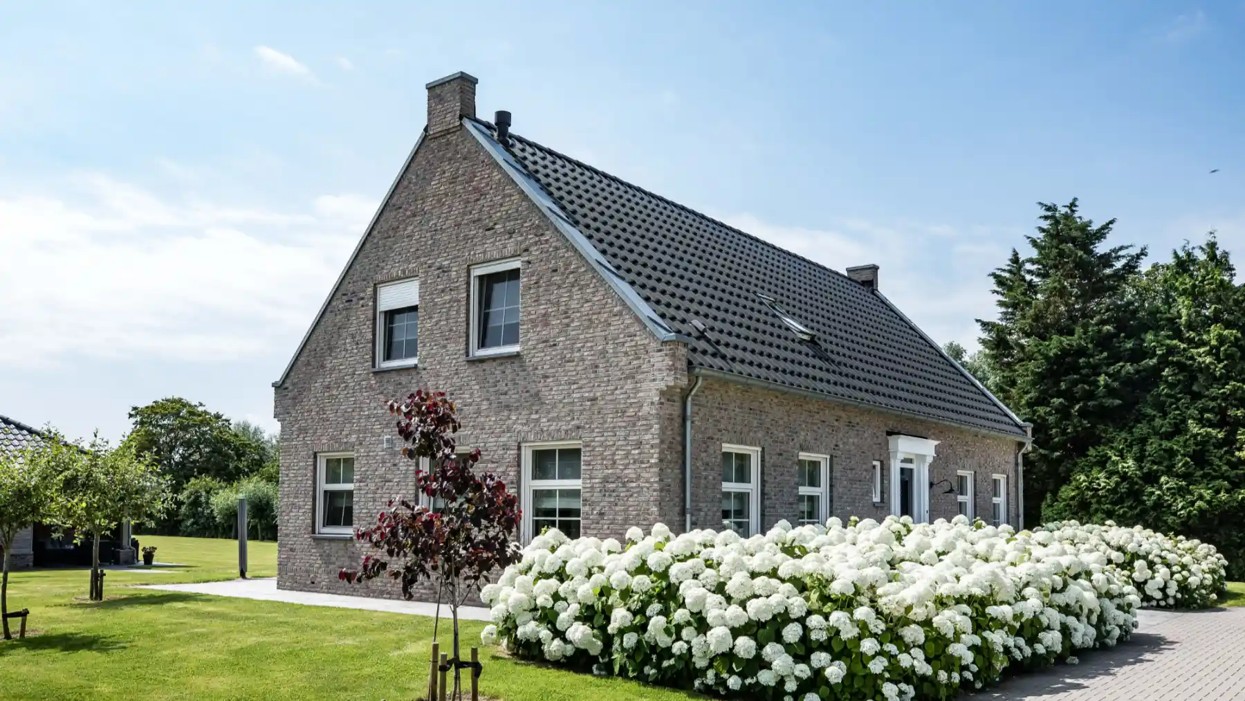 Vrijstaande woning met een klassieke bouwstijl