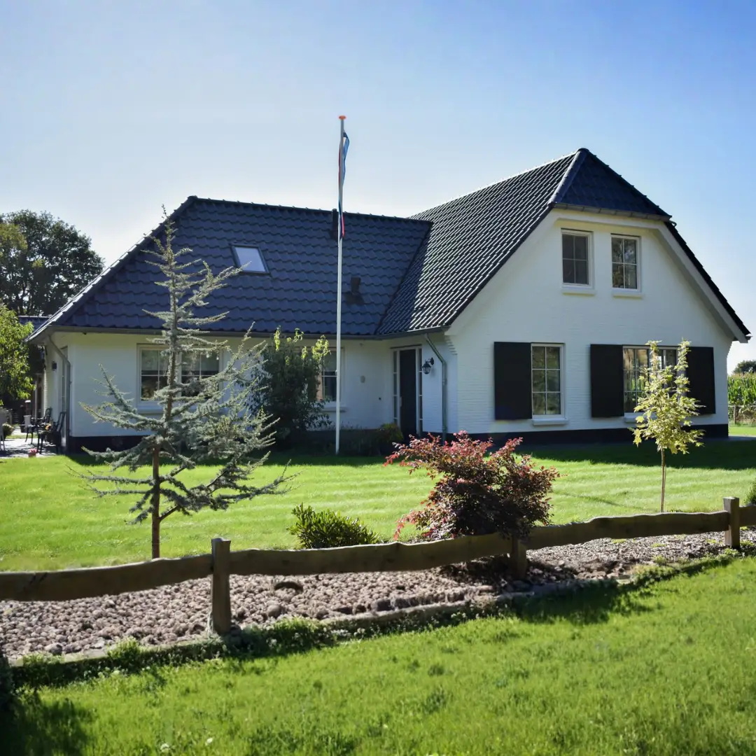 Klassieke boerderij met aangebouwde veranda