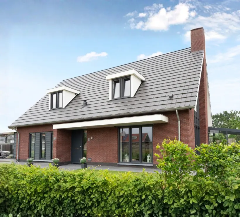 Vrijstaande eigentijdse woning met twee dakkapellen