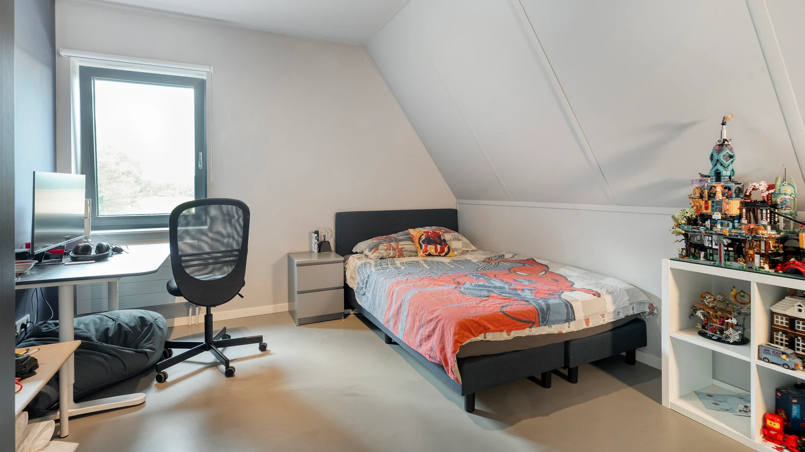 Slaapkamer met 1 persoonsbed