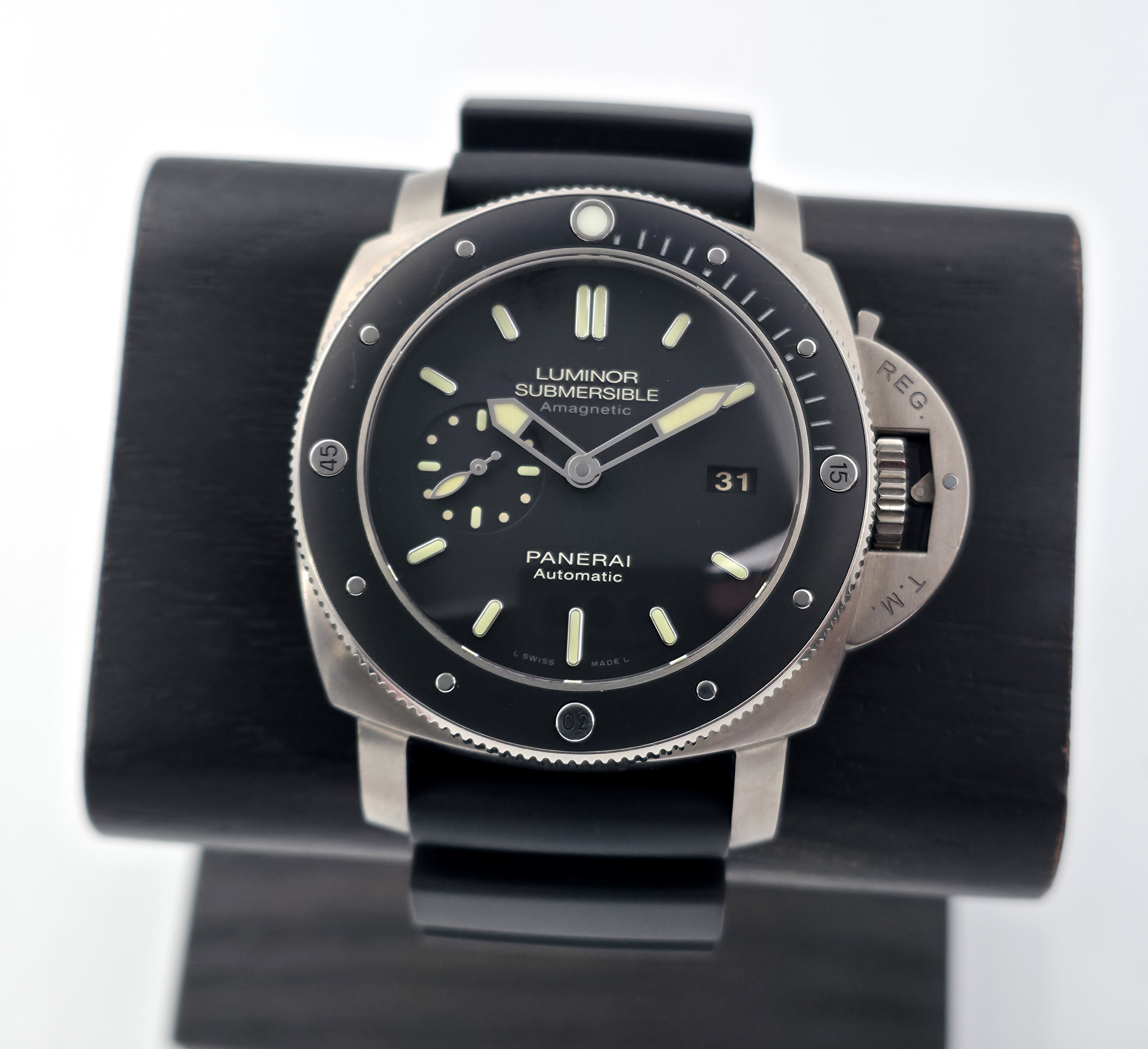 Panerai Luminor Submersible  1950 47mm Amagnetic  (12/2017)